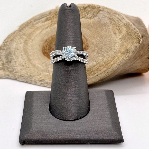 EXCEPTIONAL 1.8 Carat Icy Round Solitaire Moissanite Solid Sterling Ring - Picture 2 of 11